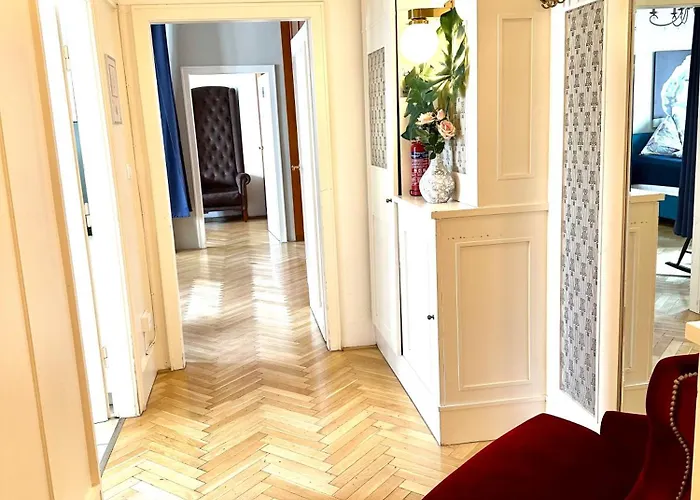 Apartment Center With 360° Rooftop *